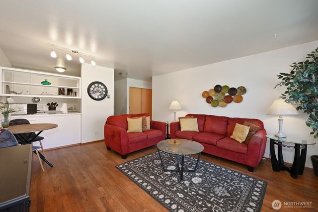 525 E Roy Street, Seattle, WA 98102