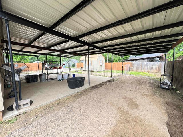 216 Rogers Street, Henderson, TX 75654