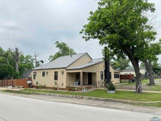 216 Rogers Street, Henderson, TX 75654