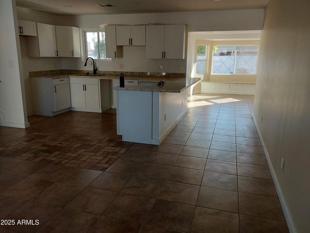 715 E Taylor Street, Tempe, AZ 85288