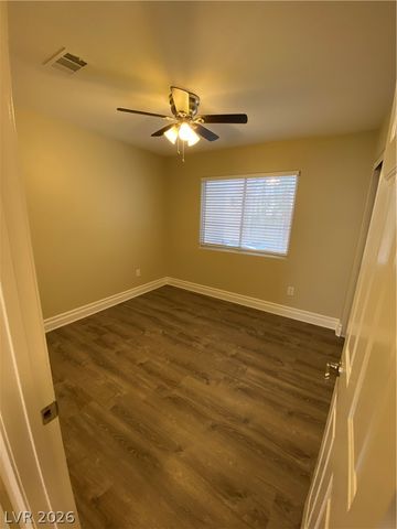 824 SPARKLE RAY Avenue, Las Vegas, NV 89123