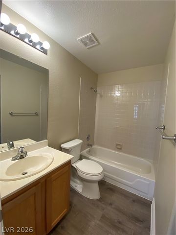 824 SPARKLE RAY Avenue, Las Vegas, NV 89123