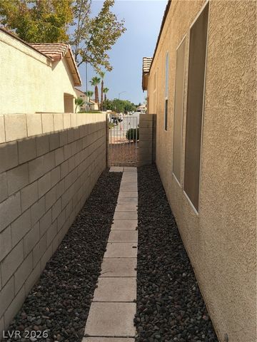 824 SPARKLE RAY Avenue, Las Vegas, NV 89123