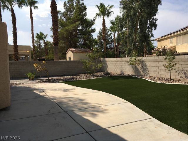 824 SPARKLE RAY Avenue, Las Vegas, NV 89123