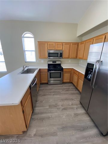 824 SPARKLE RAY Avenue, Las Vegas, NV 89123