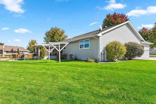 3123 W OTTERTAIL COURT, Green Bay, WI 54311