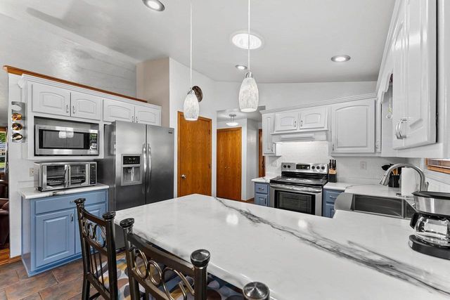 3123 W OTTERTAIL COURT, Green Bay, WI 54311