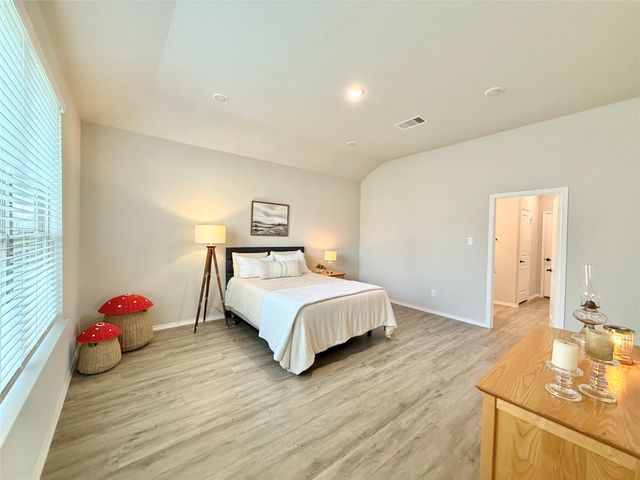 13051 Clearview Drive, Willis, TX 77318