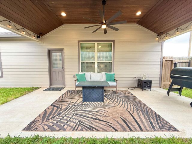 13051 Clearview Drive, Willis, TX 77318