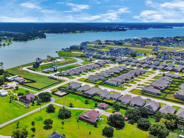 13051 Clearview Drive, Willis, TX 77318