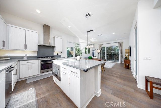 109 Newall, Irvine, CA 92618