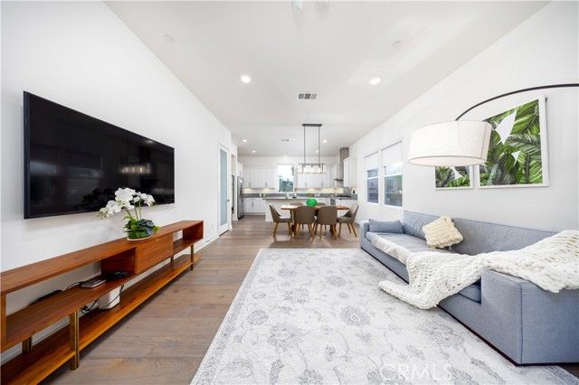 109 Newall, Irvine, CA 92618