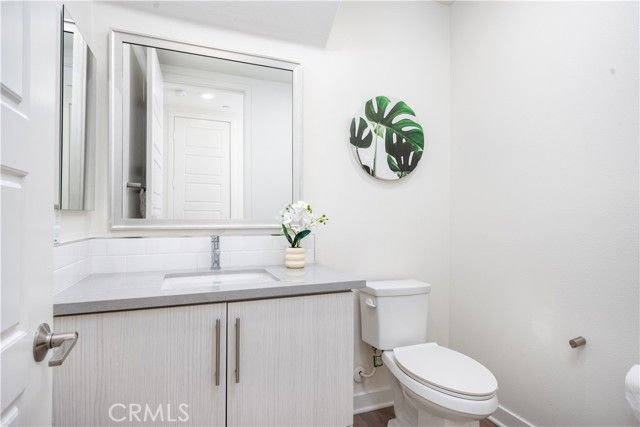 109 Newall, Irvine, CA 92618