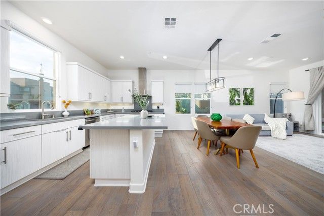 109 Newall, Irvine, CA 92618