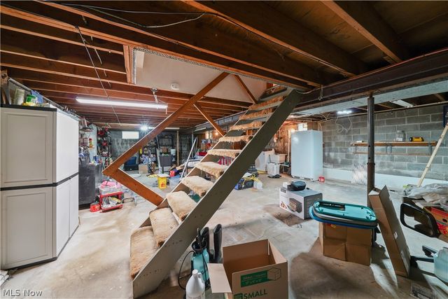 9621 Wolfe Road, Windham, OH 44288