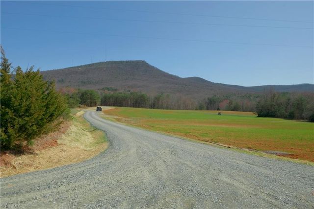 3 Old Mill Road, Pinnacle, NC 27043