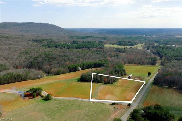 3 Old Mill Road, Pinnacle, NC 27043