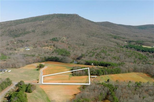 3 Old Mill Road, Pinnacle, NC 27043