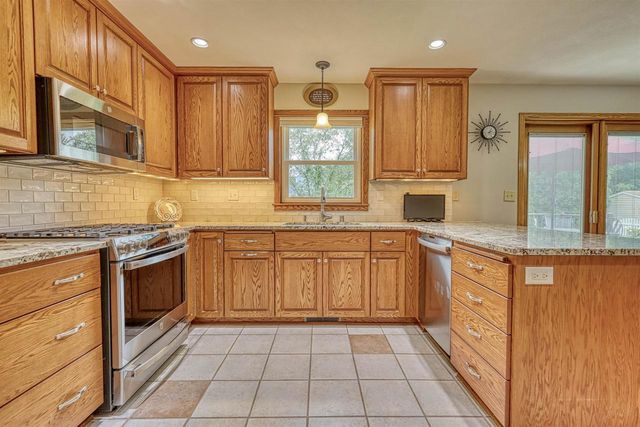 412 Bonnie Road, Cottage Grove, WI 53527