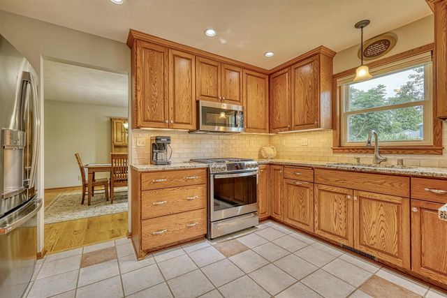 412 Bonnie Road, Cottage Grove, WI 53527