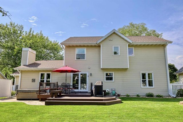 412 Bonnie Road, Cottage Grove, WI 53527