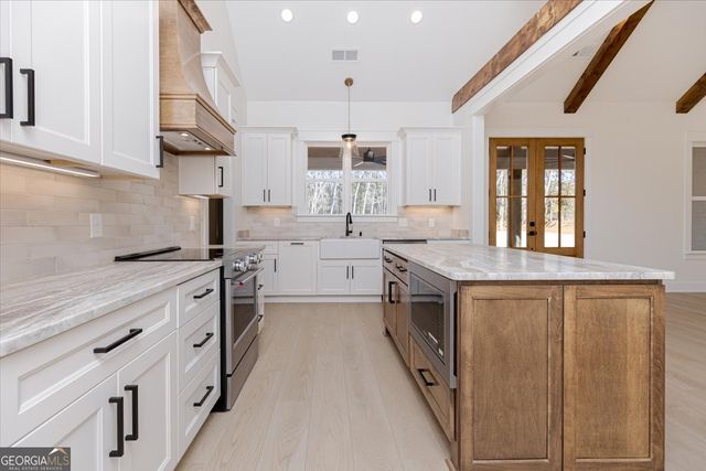 6975 Columbus Road, Lizella, GA 31052