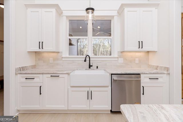 6975 Columbus Road, Lizella, GA 31052