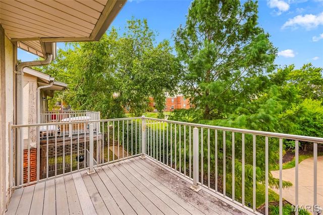 1445 Willow Brook Cove 9, St Louis, MO 63146