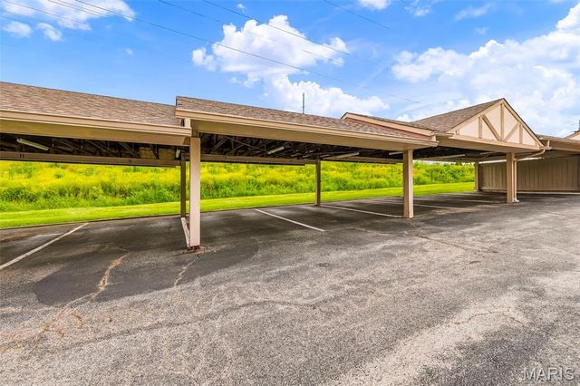 1445 Willow Brook Cove 9, St Louis, MO 63146