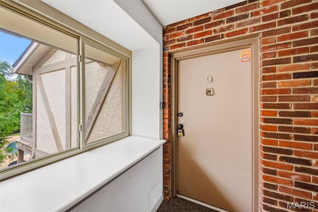 1445 Willow Brook Cove 9, St Louis, MO 63146