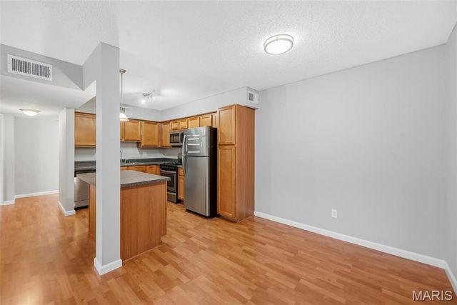 1445 Willow Brook Cove 9, St Louis, MO 63146