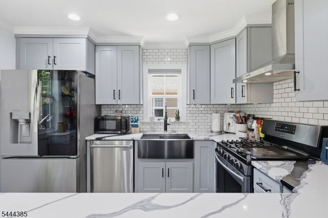 21 Bucknell Way, Hopatcong Boro, NJ 07843