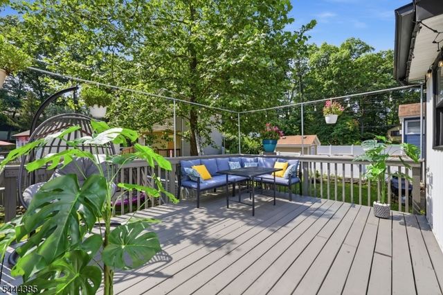 21 Bucknell Way, Hopatcong Boro, NJ 07843