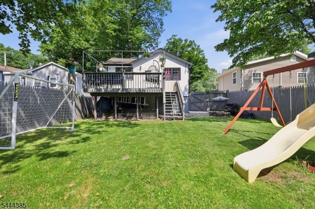 21 Bucknell Way, Hopatcong Boro, NJ 07843