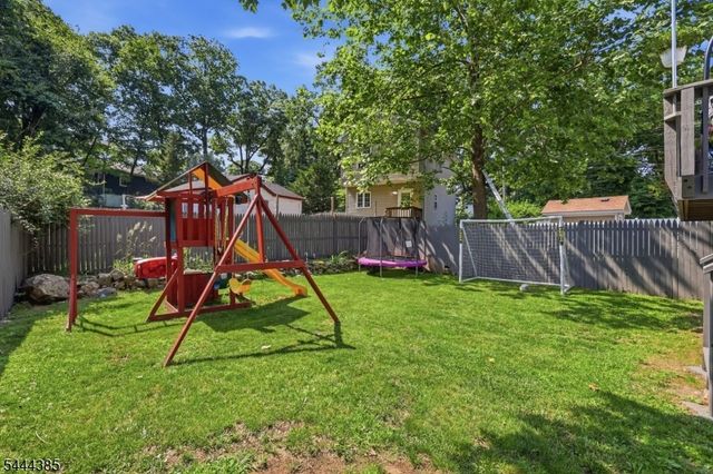21 Bucknell Way, Hopatcong Boro, NJ 07843
