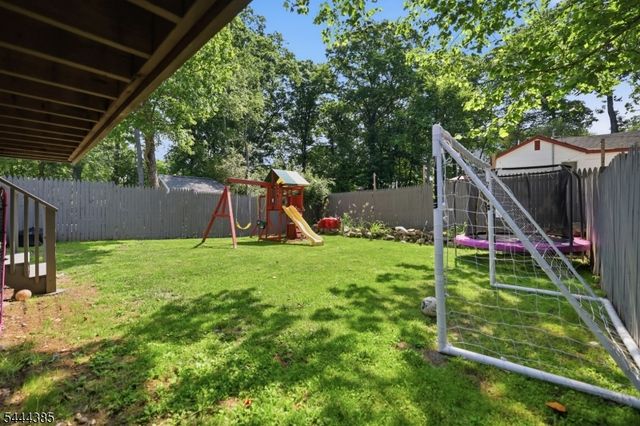 21 Bucknell Way, Hopatcong Boro, NJ 07843