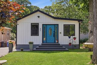 21 Bucknell Way, Hopatcong Boro, NJ 07843