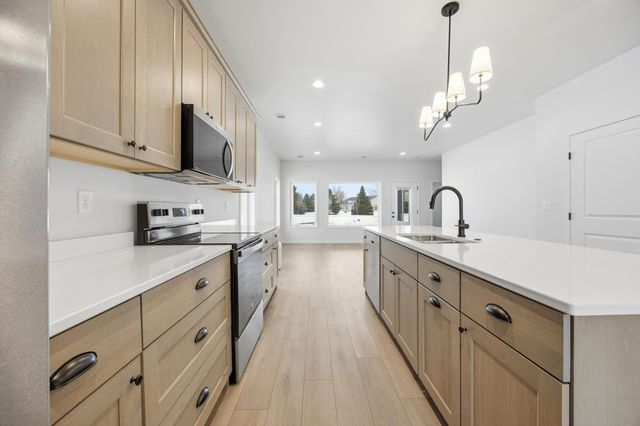 4736 Hampton Loop S, Moorhead, MN 56560