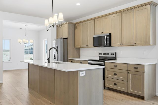 4736 Hampton Loop S, Moorhead, MN 56560