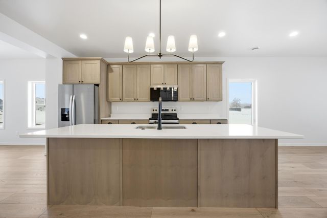 4736 Hampton Loop S, Moorhead, MN 56560