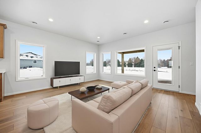 4736 Hampton Loop S, Moorhead, MN 56560