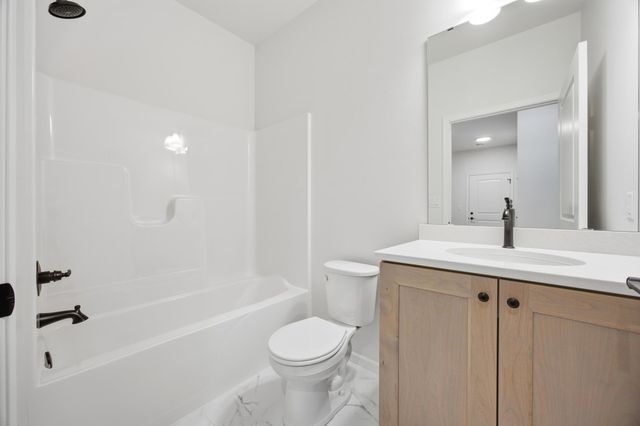 4736 Hampton Loop S, Moorhead, MN 56560