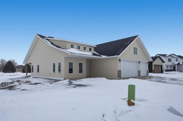 4736 Hampton Loop S, Moorhead, MN 56560