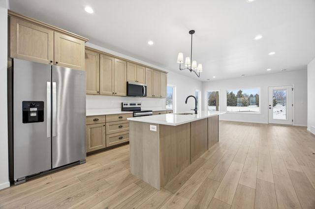 4736 Hampton Loop S, Moorhead, MN 56560