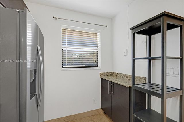 15801 W Waterside Cir 101, Sunrise, FL 33326