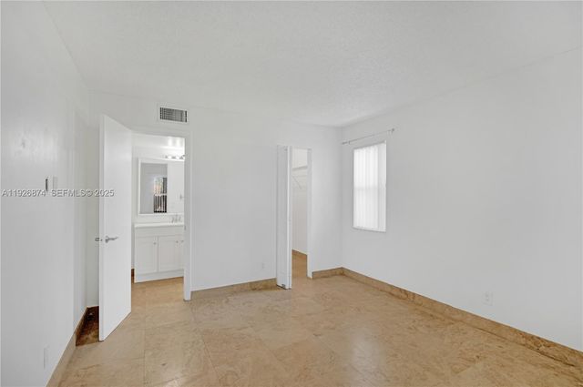 15801 W Waterside Cir 101, Sunrise, FL 33326