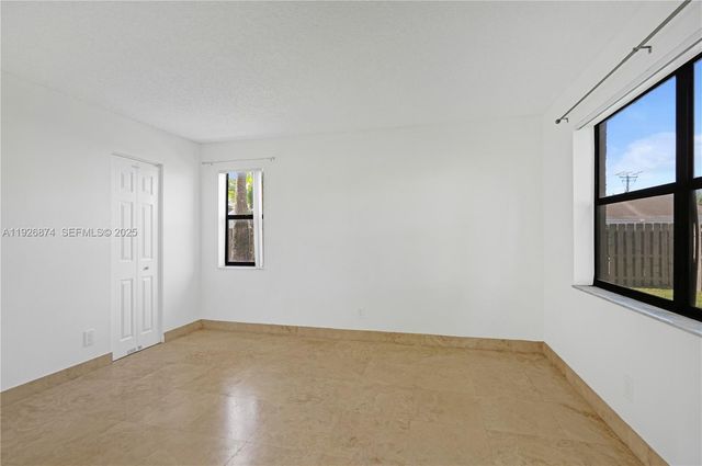 15801 W Waterside Cir 101, Sunrise, FL 33326