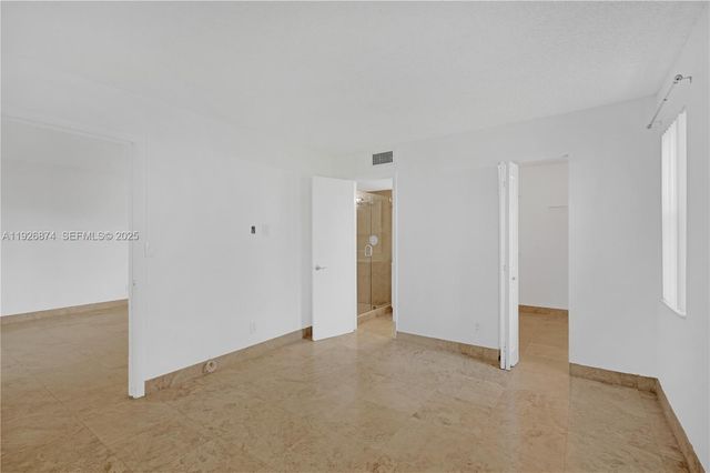 15801 W Waterside Cir 101, Sunrise, FL 33326