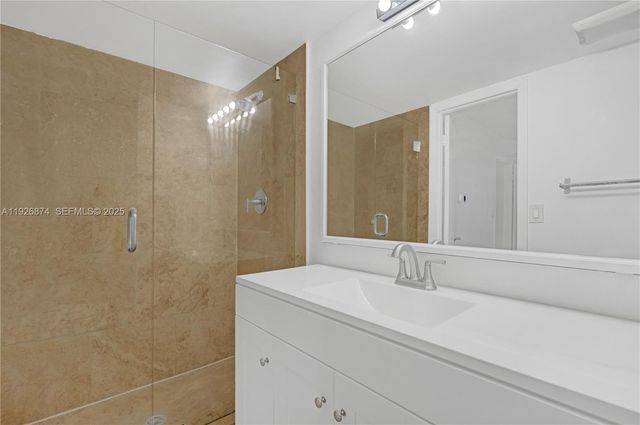 15801 W Waterside Cir 101, Sunrise, FL 33326