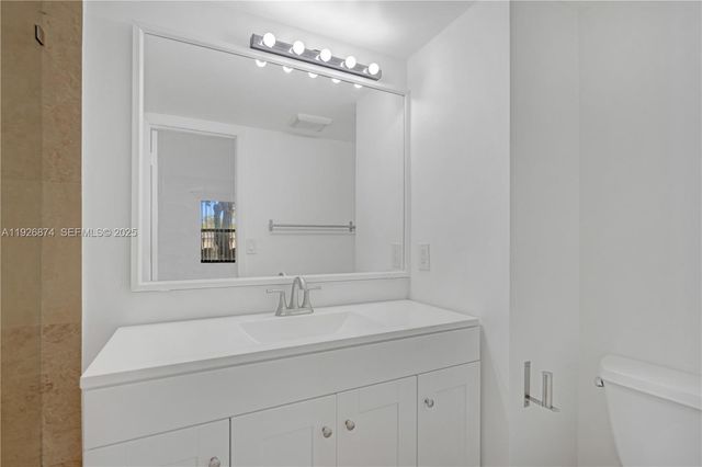 15801 W Waterside Cir 101, Sunrise, FL 33326